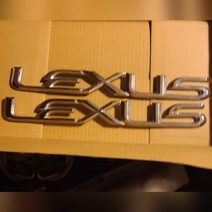 Lexus emblem